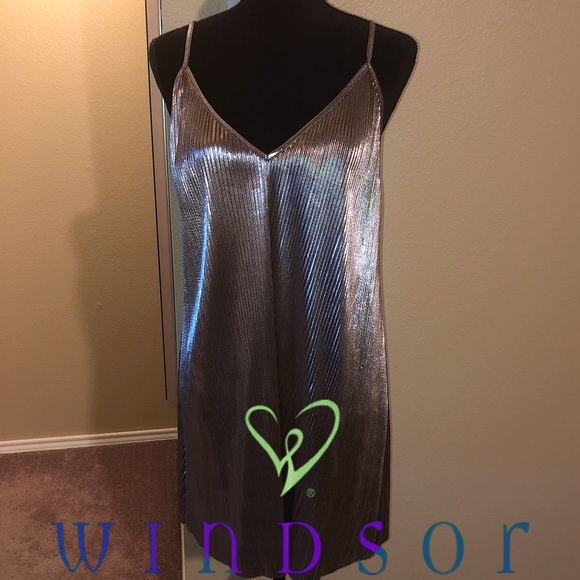 Windsor Metallic Silver Pleated Shift Dress Sz M - Picture 3 of 8